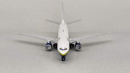 Gemini Jets 1:400 Scale Die-cast Boeing 737-800 'MiamiAir' Model Aircraft. Reg No.N738MA - Chester Model Centre