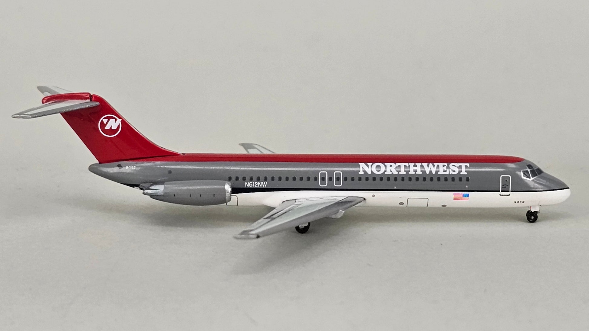 Gemini Jets Limited Edition 1:400 Scale Die-cast McDonnell Douglas DC-9-30 'Northwest' Model Aircraft. Rg No.N612NW - Chester Model Centre