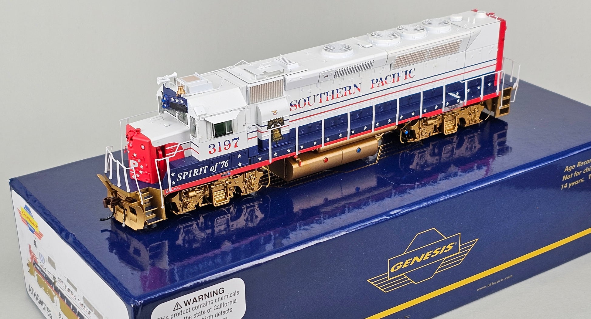 ATHEARN Genesis HO Scale ATHG40758 Southern Pacific GP40P-2 No.3197 'Spirit of '76' Livery (DCC Ready - 21 pin socket) - Chester Model Centre