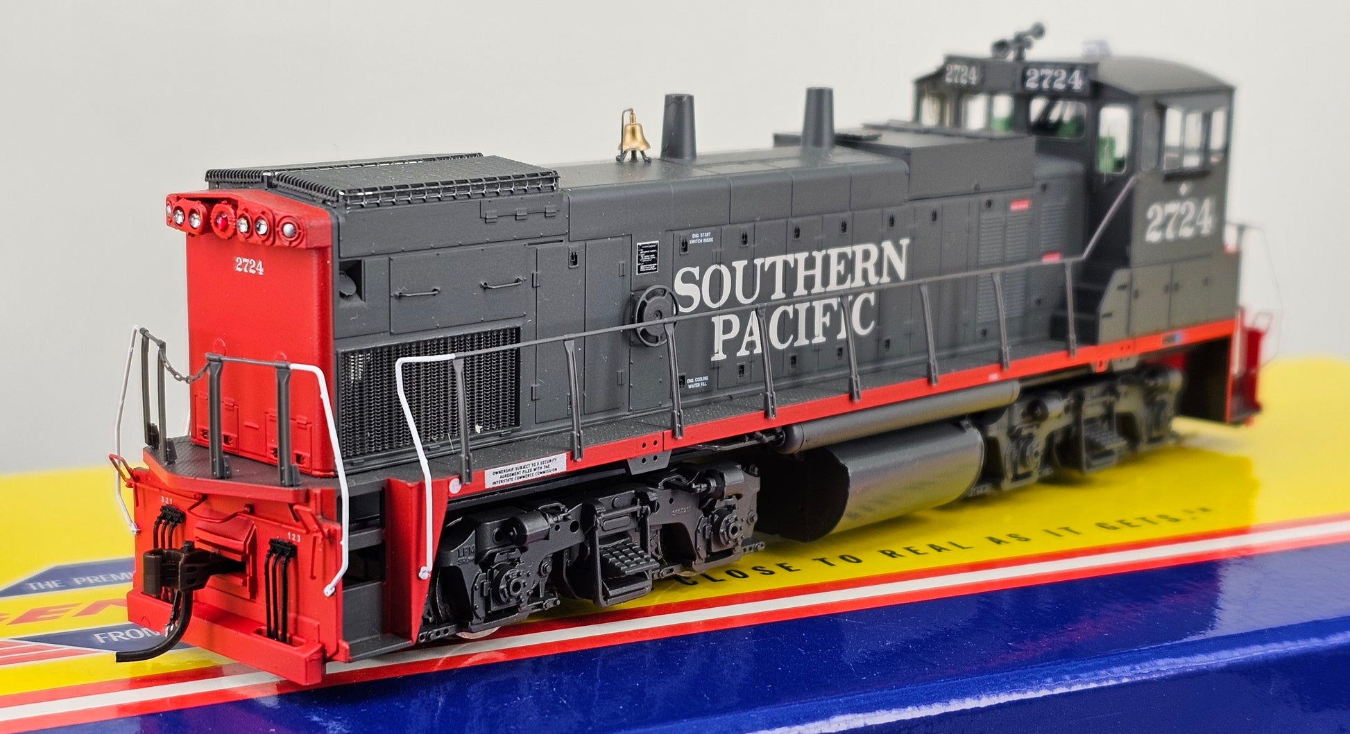 ATHEARN Genesis HO Scale G66066 Southern Pacific MP15-AC 2724 Switcher Locomotive (DCC Ready) - Chester Model Centre