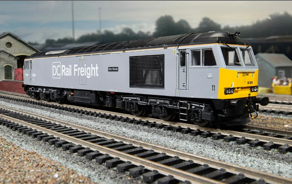 HORNBY R30374 DC Rail Class 60 Co-Co No. 60029 'Ben Nevis' DCC Ready (21 - Pin)