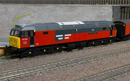 HORNBY R30543 RailRoad: RES - Class 47 - 'ATLANTIC COLLEGE' 47749 Era 8 - Sectorisation - DCC Ready 21 Pin
