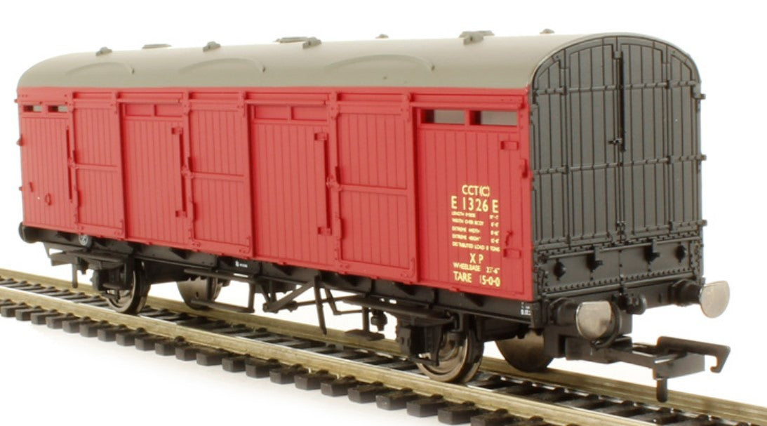 HORNBY R6683A BR (LNER) Extra Long CCT Van No.E1326E Maroon Livery