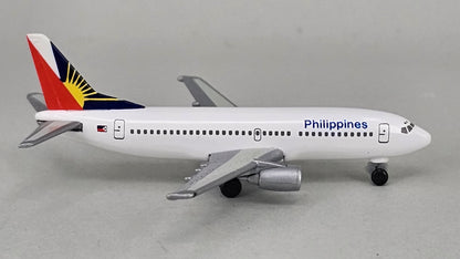 Herpa Wings 500333 Philippines Boeing 737-300 (1:500) - Chester Model Centre