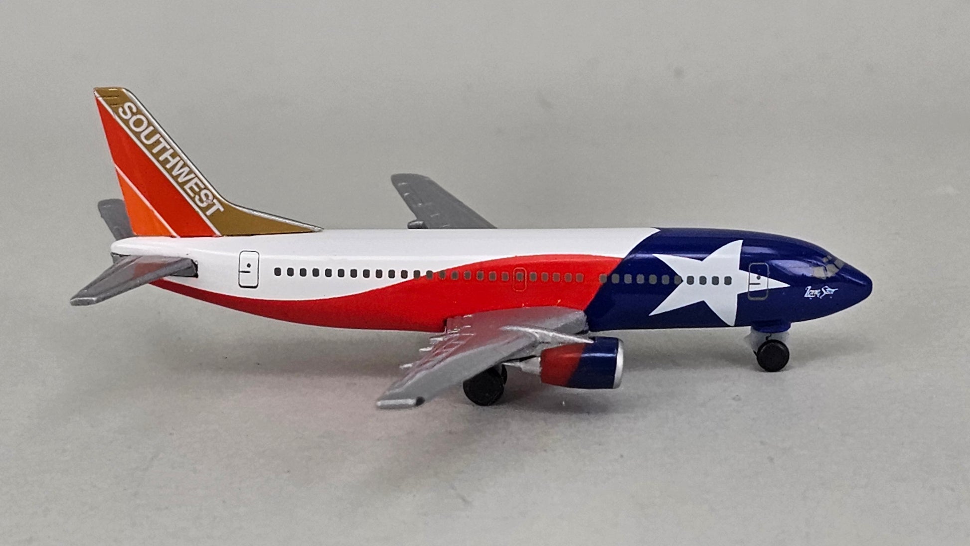 Herpa Wings 500548 Southwest Airlines Boeing 737-300 "Lone Star One" - Chester Model Centre
