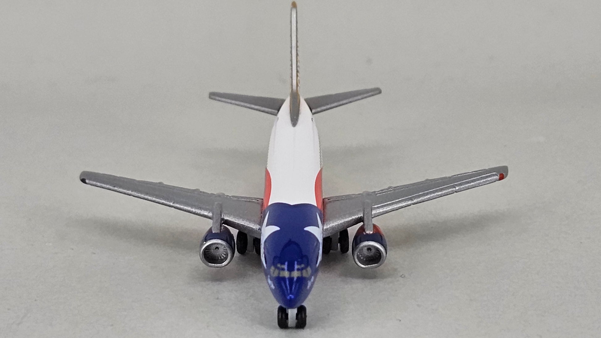 Herpa Wings 500548 Southwest Airlines Boeing 737-300 "Lone Star One" - Chester Model Centre