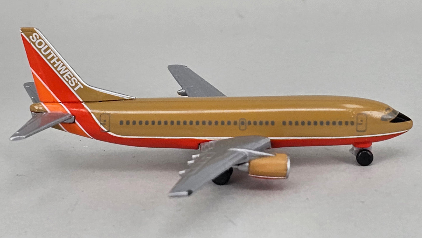 Herpa Wings 500562 Southwest Airlines Boeing 737-300 (1:500) - Chester Model Centre