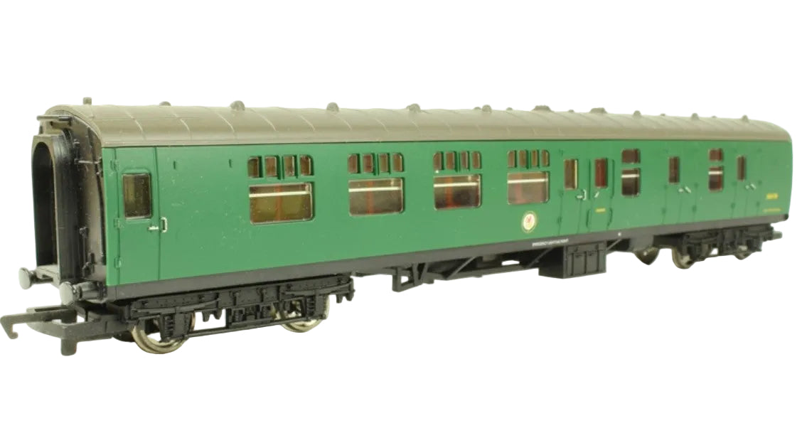 Hornby R4114A BR Mk1 Brake Coach No.S34158 Southern Region Green - Chester Model Centre