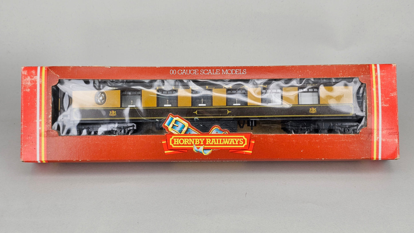 HORNBY R223 1st Class Pullman Coach  'Unnamed' - Chester Model Centre