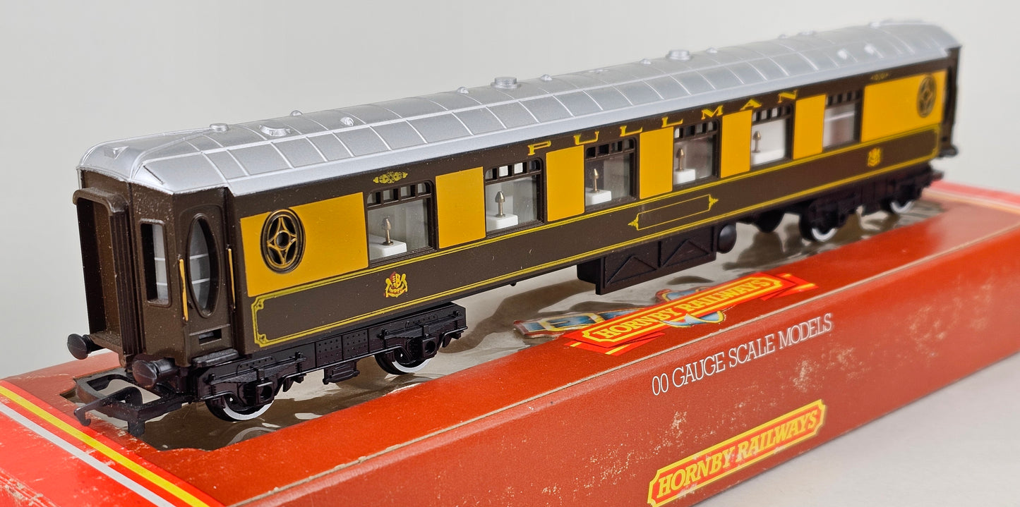 HORNBY R223 1st Class Pullman Coach  'Unnamed' - Chester Model Centre