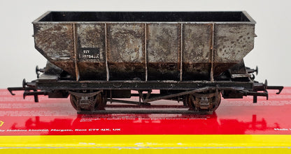 HORNBY R6124 BR 21T Hopper Wagon No.E252543K Weathered - Chester Model Centre