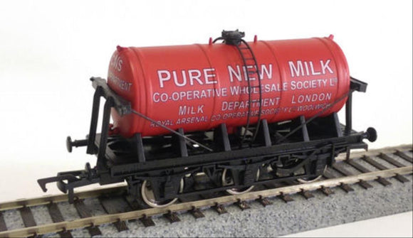 Dapol 6 WHEEL MILK TANK CO-OP MILK RED - Chester Model Centre