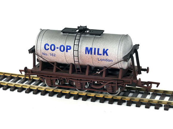 Dapol 6 WHEEL MILK TANK CO-OP 162 WEATHERED - Chester Model Centre