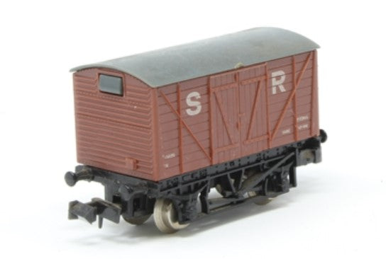 LIMA N Gauge #740 SR Ventilated Van (SR Bauxite) - Chester Model Centre