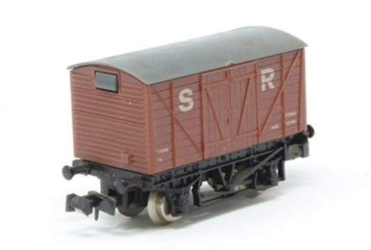 LIMA N Gauge #740 SR Ventilated Van (SR Bauxite) - Chester Model Centre