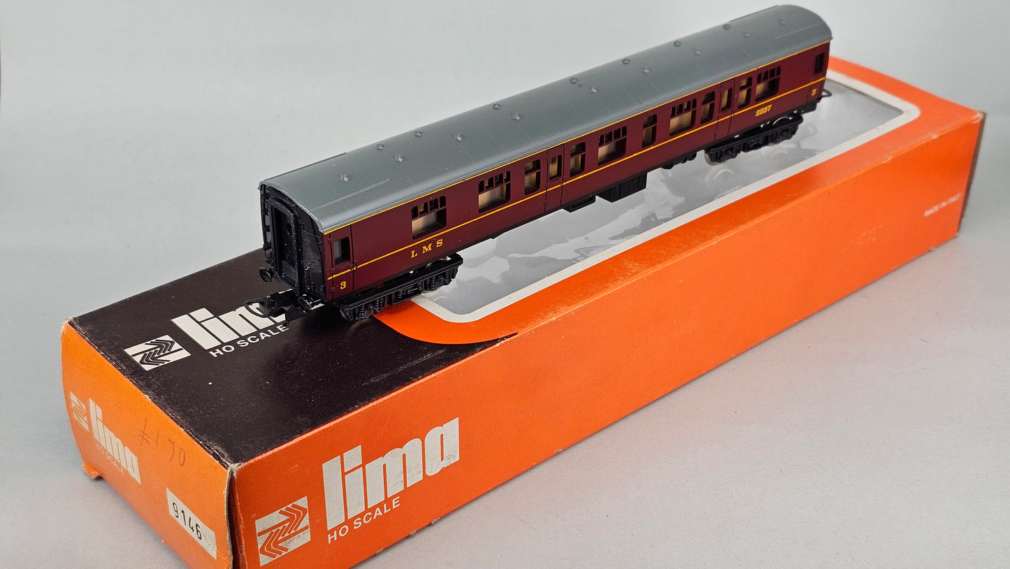 LIMA HO Scale 9146 LMS Mk1 corridor composite coach in crimson (boxed) Running No.2257 (we have two of these) - Chester Model Centre