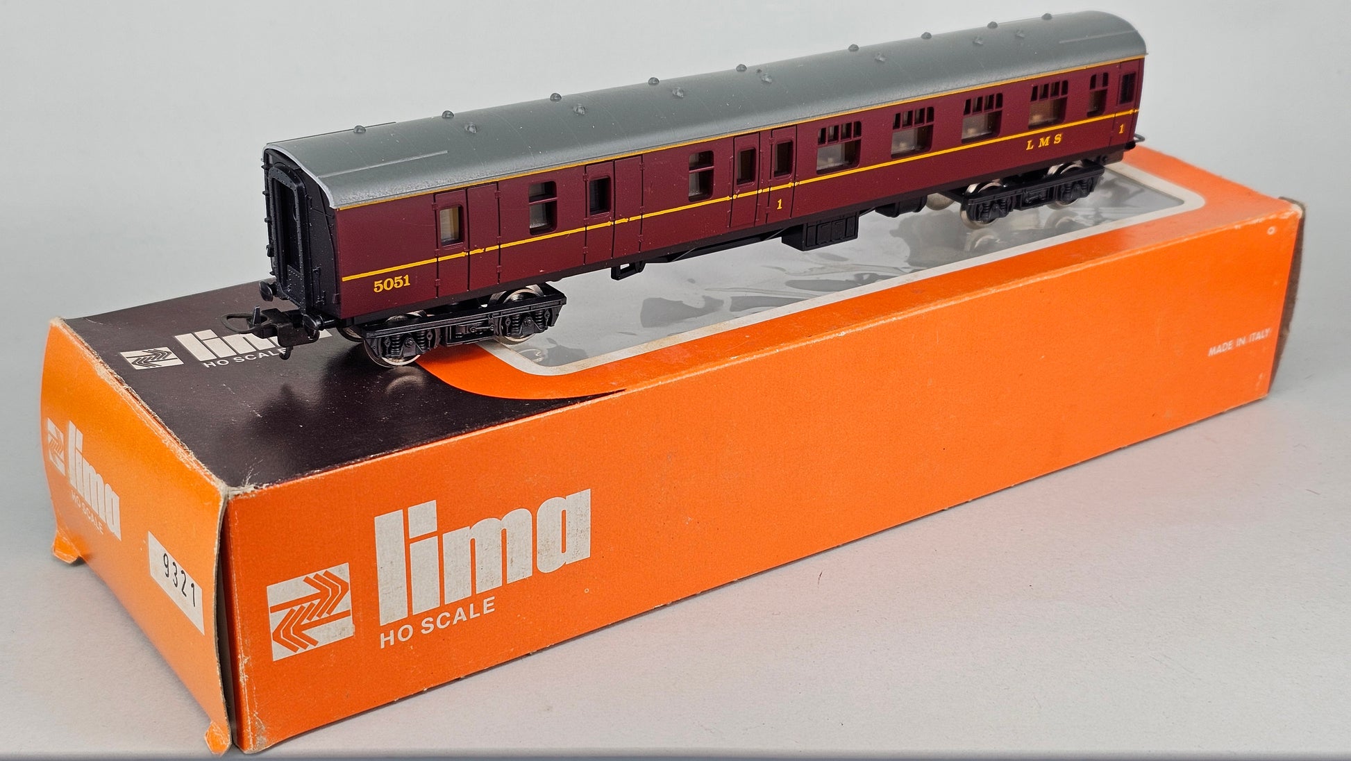 LIMA HO Scale 9321 LMS brake 1st-class corridor coach in crimson (boxed) Running No.5051 (we have three of these) - Chester Model Centre