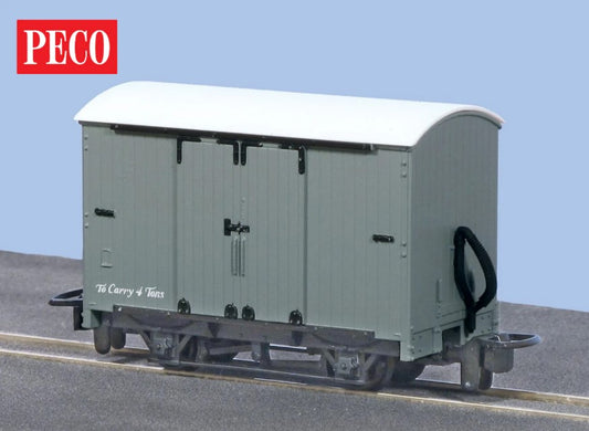 PECO GR-220U BOX VAN, Grey Unlettered - Chester Model Centre