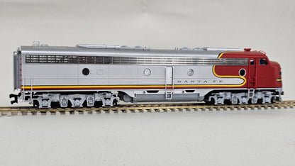 PROTO 2000 SERIES #8017 HO Gauge E8/9 Locomotive AT&SF #85 - Chester Model Centre