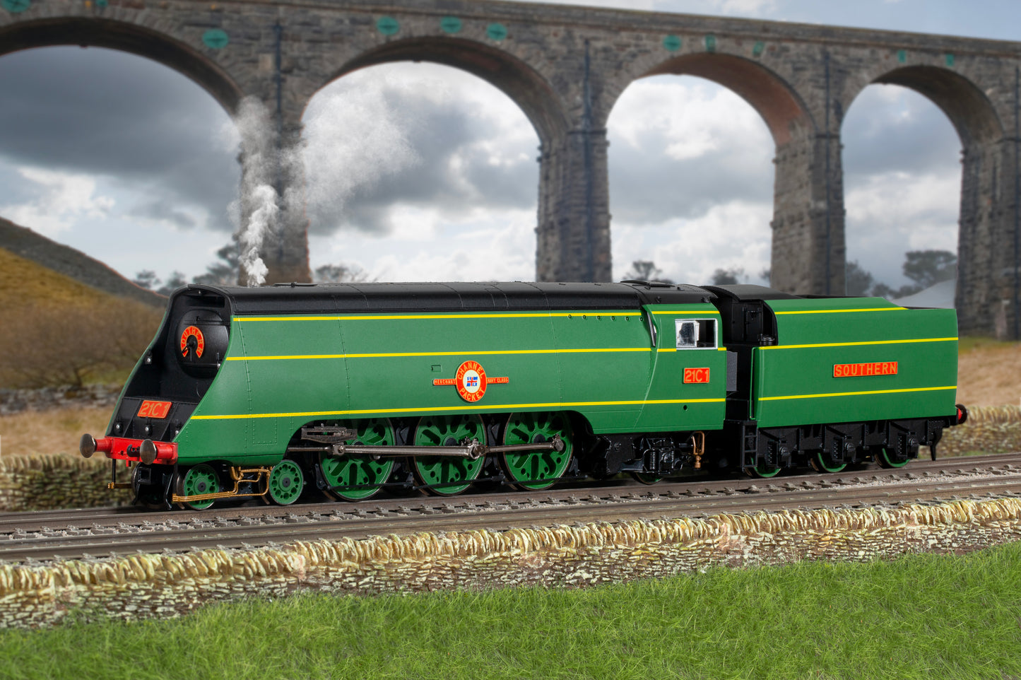 Hornby R30399SS SR - Merchant Navy Class - 21C1 'Channel Packet' (With Sound & Steam Generator) - Chester Model Centre