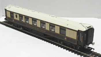 Hornby R4146A Pullman 3rd Class 'Car No.161 Third Class' Coach with Working Table Lamps and sprung buffers - Chester Model Centre