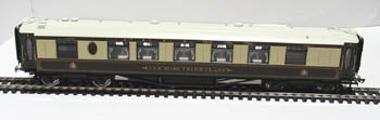 Hornby R4146A Pullman 3rd Class 'Car No.161 Third Class' Coach with Working Table Lamps and sprung buffers - Chester Model Centre