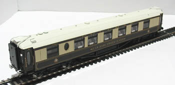 Hornby R4146A Pullman 3rd Class 'Car No.161 Third Class' Coach with Working Table Lamps and sprung buffers - Chester Model Centre