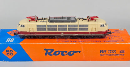 Roco 43418 BR 215 Diesel Locomotive Blue/Cream - Chester Model Centre