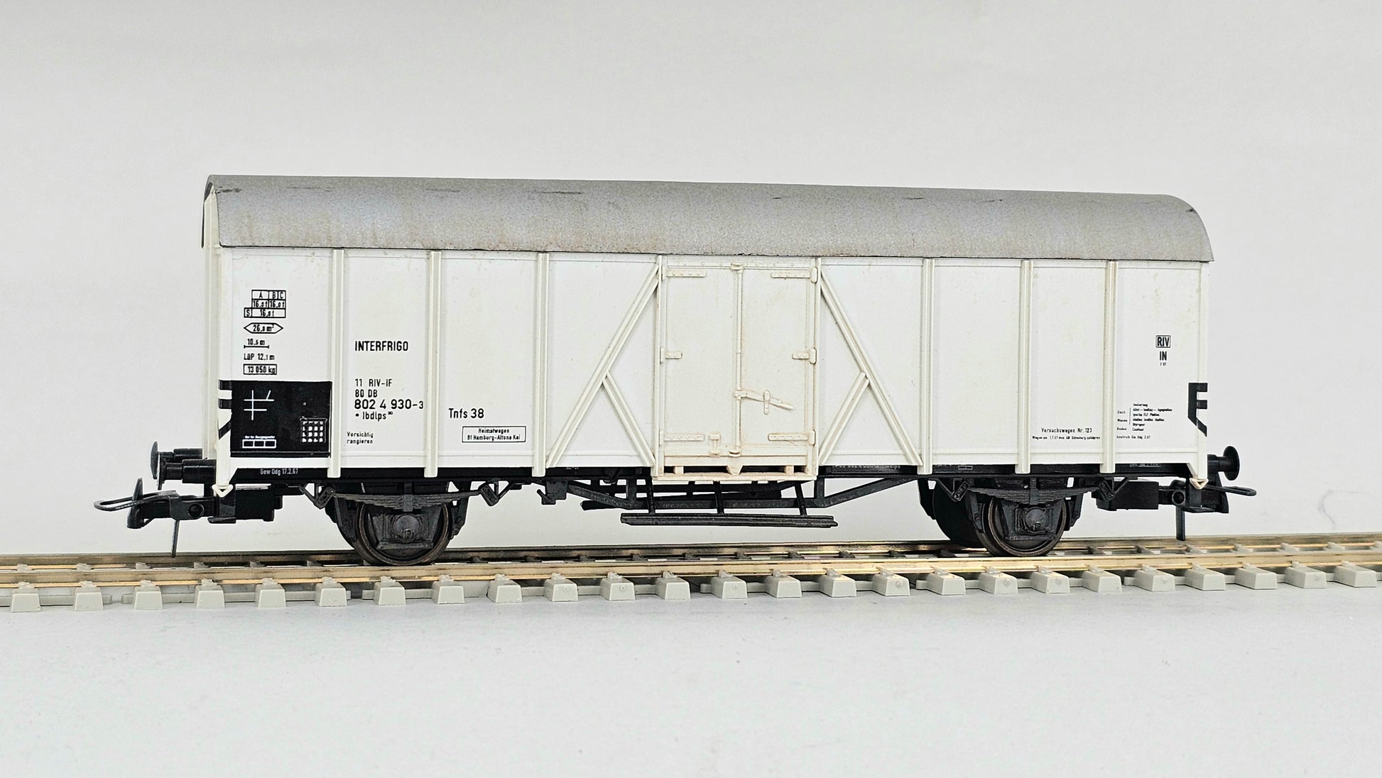 ROCO 46234 HO Gauge Interfrigo Van White - Chester Model Centre
