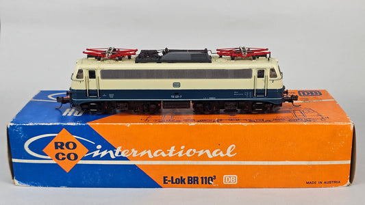 Roco 4137B BR Class 110 Electric Locomotive Blue/Beige - Chester Model Centre