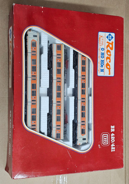 Roco 43001 HO Scale BR 420/421 Deutsche Bundesbahn (DB) S-Bahn Coach Set of 3 - Chester Model Centre
