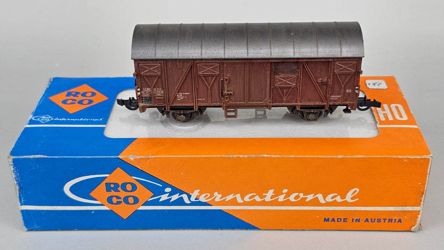 Roco 4304 Closed Goods Wagon with Barrel Roof - Chester Model Centre