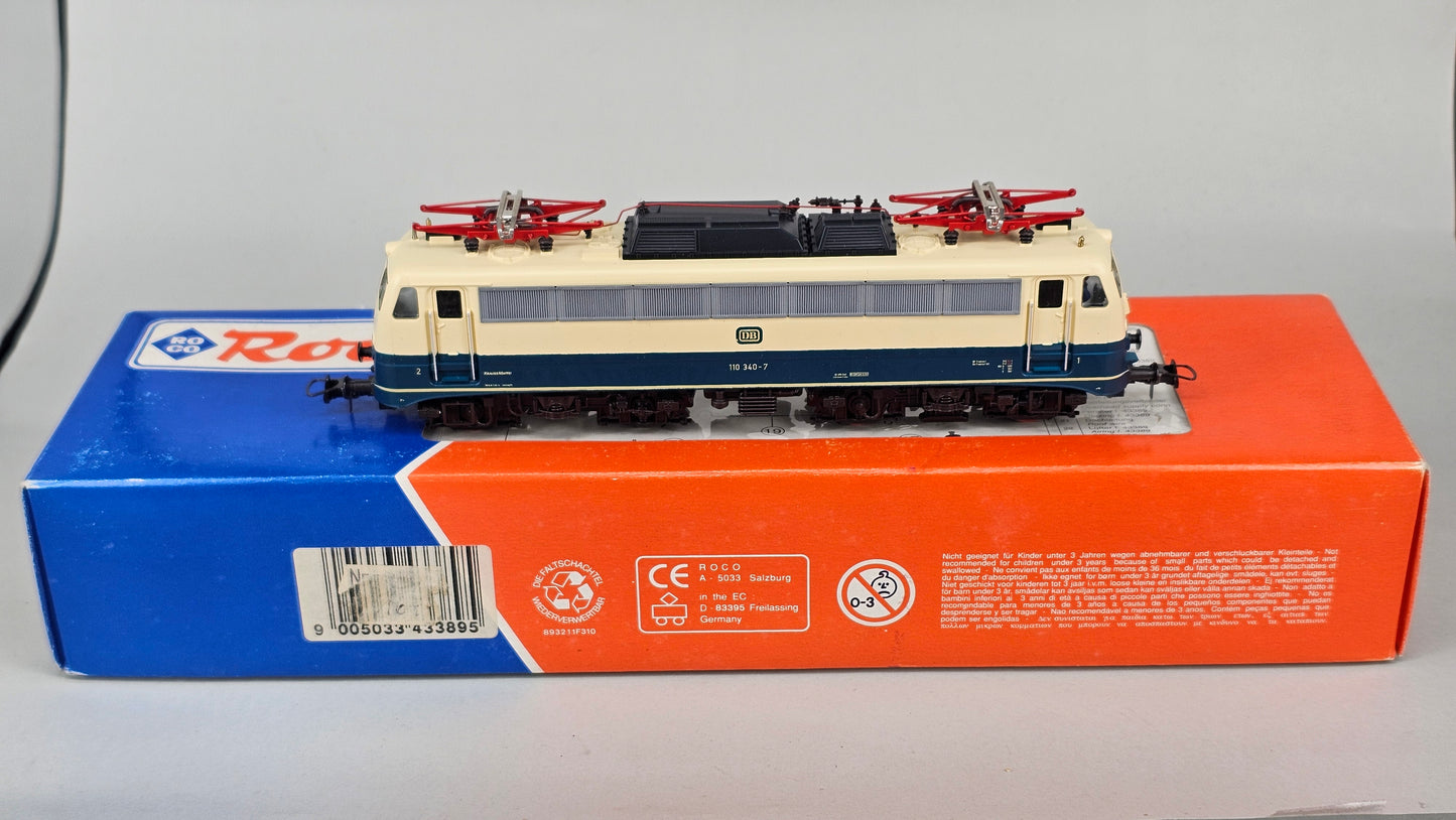 Roco 43389 BR 110 Electric Locomotive Blue/Cream - Chester Model Centre