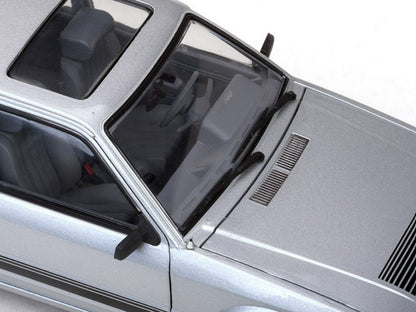 SUNSTAR (H4998R) 1/18 Scale FORD ESCORT RS1600i 1984 Strato Silver RHD UK EXC LTD - Chester Model Centre