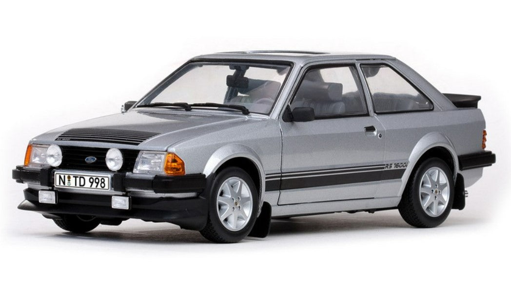 SUNSTAR (H4998R) 1/18 Scale FORD ESCORT RS1600i 1984 Strato Silver RHD UK EXC LTD - Chester Model Centre