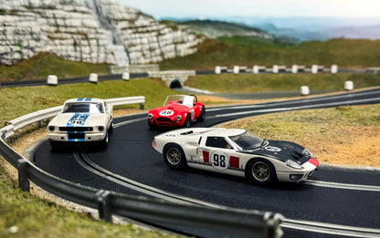 SCALEXTRIC C4619A Ken Miles - Triple Car Pack - Triple Car Pack - Shelby GT350, Shelby Cobra and Ford GT40 MkII