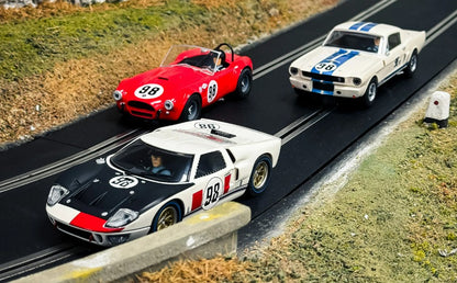 SCALEXTRIC C4619A Ken Miles - Triple Car Pack - Triple Car Pack - Shelby GT350, Shelby Cobra and Ford GT40 MkII