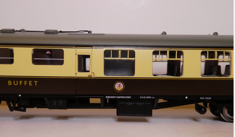 Bachmann 00 39-263 Mk 1 Restaurant Miniature Buffet Car RMB BR (WR) Choc Cream (W1814) - Chester Model Centre