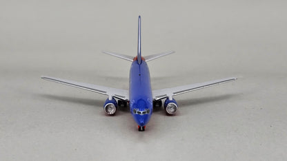 Schuco/Gemini Jets Limited Edition 1:400 scale die-cast Southwest Airlines 737-700 Model Reg:N795SW - Chester Model Centre