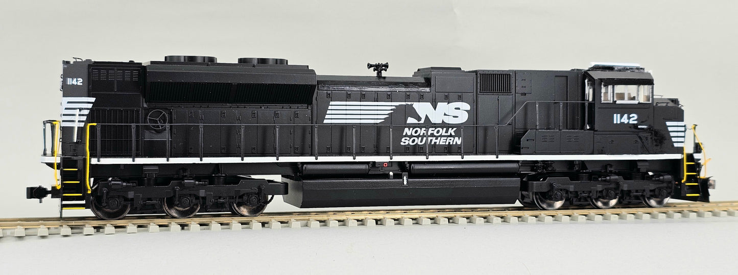 WALTHERS Mainline #910-9809 EMD SD70ACe Locomotive Norfolk Southern #1142 (DCC Ready) - Chester Model Centre