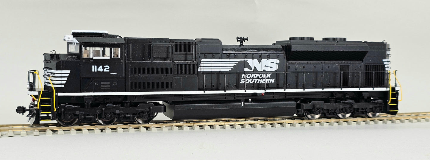WALTHERS Mainline #910-9809 EMD SD70ACe Locomotive Norfolk Southern #1142 (DCC Ready) - Chester Model Centre