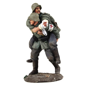 23095 1916-18 German Medic Carrying Wounded Soldier - Chester Model Centre
