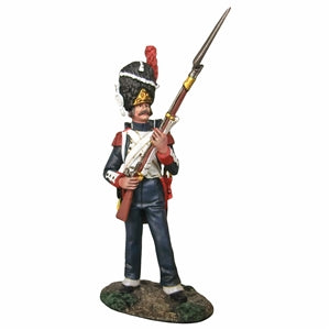36202 French Imperial Guard in Campaign Trousers Standing Defending No 2 - Chester Model Centre