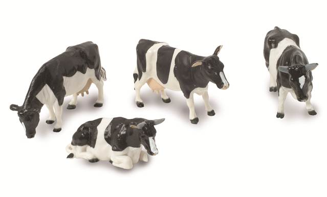 Britains Farm Series 1:32 Scale 40961 Friesian Cattle
