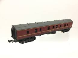 Lima 367 N Gauge BR Maroon Mk1 Full Brake Coach M25742 - Chester Model Centre