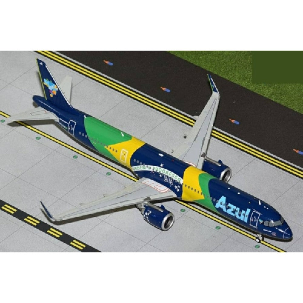 Gemini 200 Azul Airbus A321 neo 1:200 scale die-cast model aircraft (item No:G2AZU1085) - Chester Model Centre