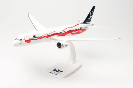 Herpa HA613781 Snapfit Boeing 787-9 LOT Polish Airlines SP-LSC (1:200) - Chester Model Centre