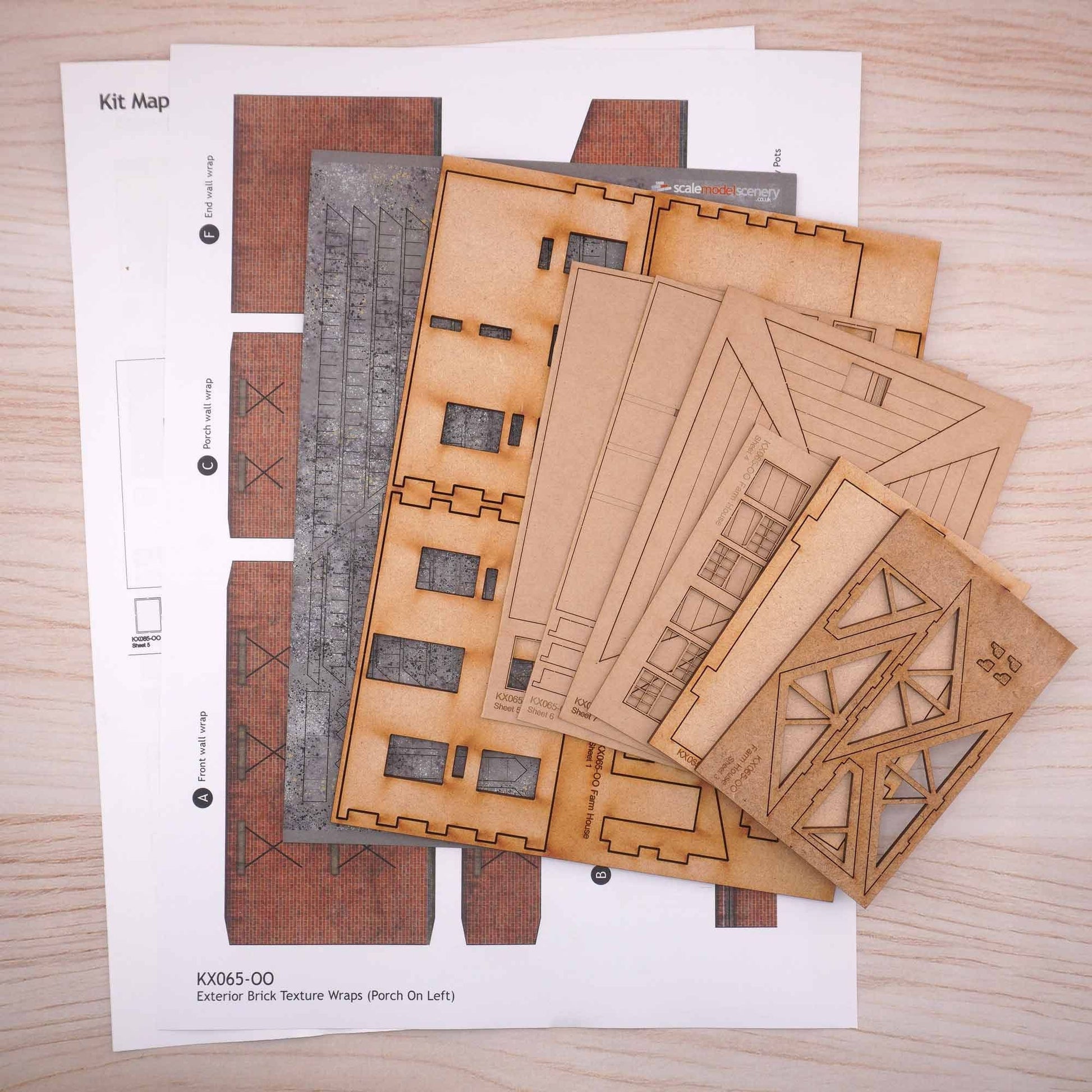 Scale Model Scenery KX065-OO Poplar Farm House - OO Gauge/4mm/1:76 - Chester Model Centre