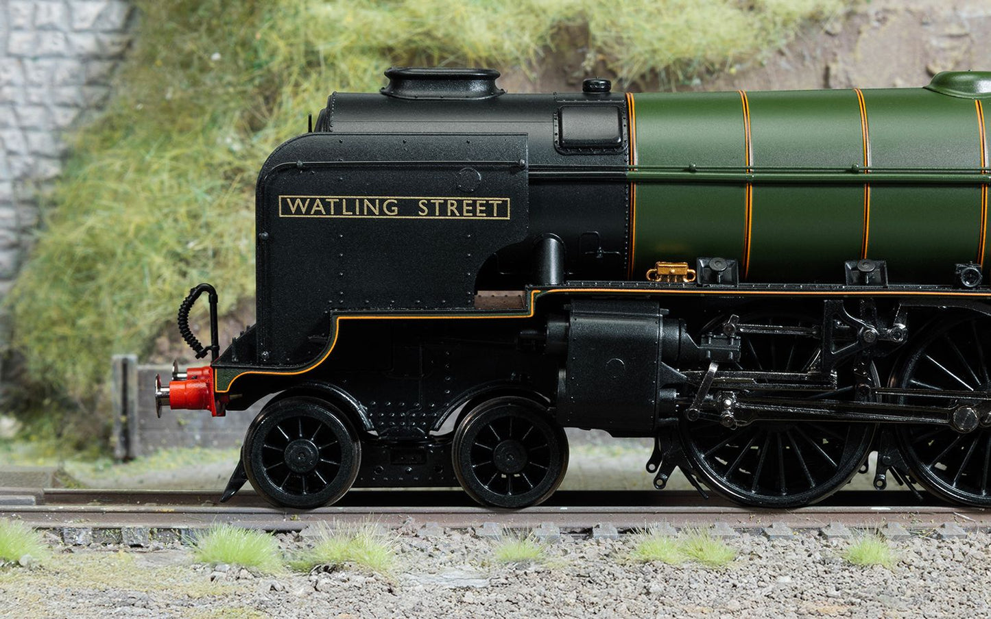 HORNBY R30394 BR Thompson A2/3 'Watling Street' No.60521 - Chester Model Centre