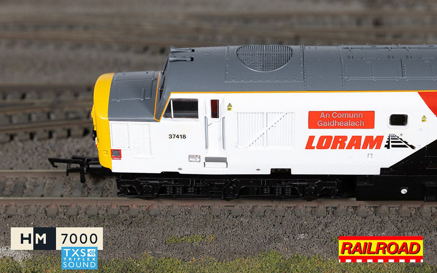 Hornby Railroad plus - Enhanced Livery R30436TXS Loram Class 37 AN COMUNN GAIDHEALACH NO. 37418 (WITH SOUND) - Chester Model Centre